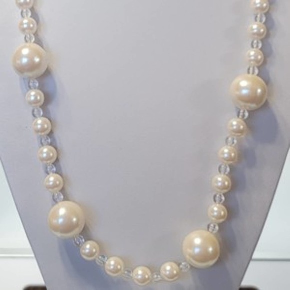 Vintage With Tags Vintage Trifari Simulated Pearl Necklace 30 inch - Picture 2 of 3